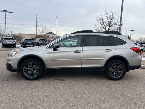 Used 2016 Subaru Outback 3.6R Limited image 14