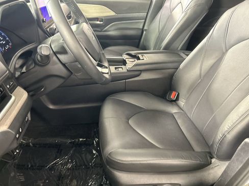 Used 2026 Toyota Grand Highlander FWD image 21