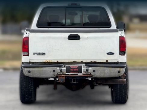 Used 2005 Ford F250 XL image 4