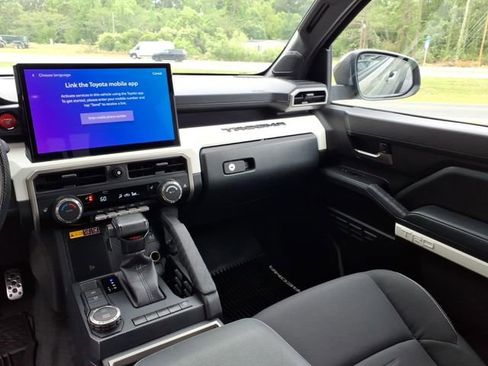 Used 2023 Toyota Tacoma TRD Off-Road w/ Technology Package RWD image 9