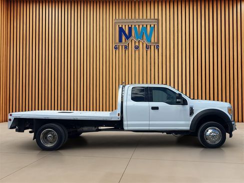 Used 2017 Ford F550 4x4 SuperCab Super Duty w/ XLT Value Package image 21