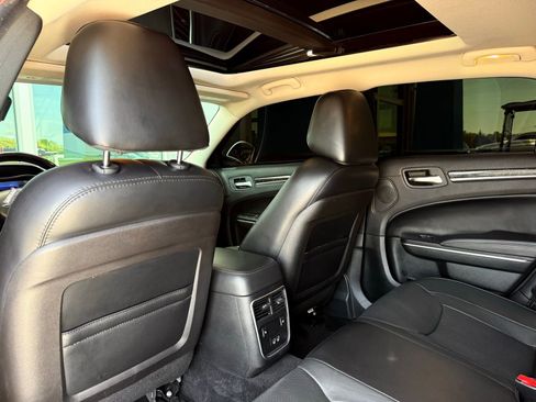 Used 2015 Chrysler 300 C w/ Harman/Kardon Audio Group RWD image 22