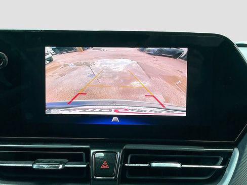 Used 2025 Chevrolet TrailBlazer LT w/ LT Cold Weather Package FWD image 13