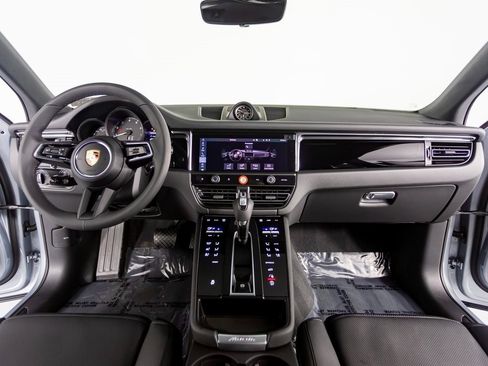 New 2026 Porsche Macan image 27