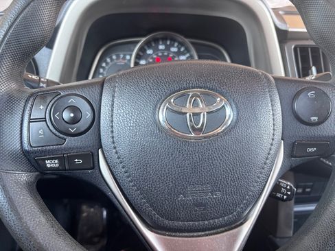 Used 2013 Toyota RAV4 XLE image 19