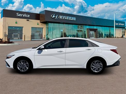 New 2026 Hyundai Elantra Blue image 3