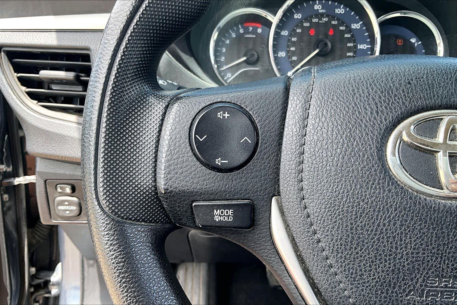 Used 2014 Toyota Corolla L FWD image 21
