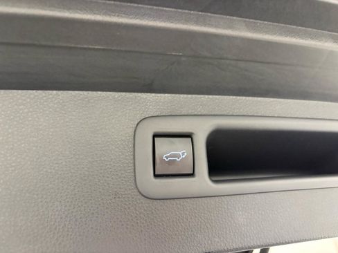 Used 2021 Toyota Highlander Limited AWD/4WD image 26