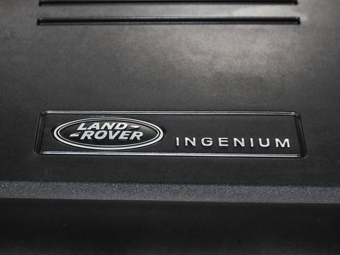 Used 2025 Land Rover Discovery S image 79