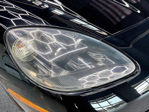 Used 2010 Chevrolet Corvette Convertible w/ Preferred Equipment Group RWD image 31