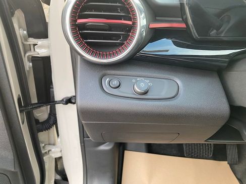 New 2026 Chevrolet Trax RS w/ Sunroof Package image 14