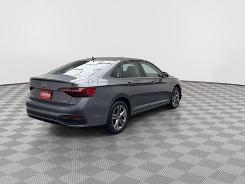 Used 2023 Volkswagen Jetta SE w/ Panoramic Sunroof Package image 37