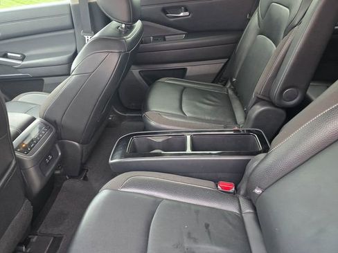 Used 2022 Nissan Pathfinder SL w/ SL Premium Package AWD/4WD image 4