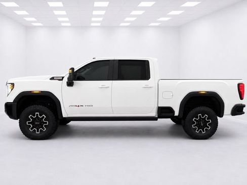 Used 2025 GMC Sierra 2500 AT4X AWD/4WD image 10