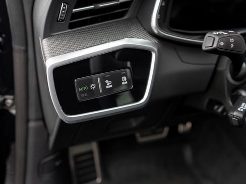 Used 2025 Audi RS 7 Performance image 15