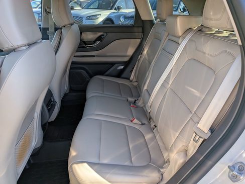 Used 2022 Lincoln Corsair FWD image 17