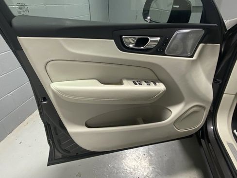 Certified 2025 Volvo XC60 T8 Ultra image 7