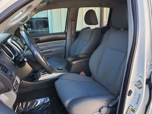 Used 2015 Toyota Tacoma PreRunner w/ TRD Off-Road Package image 21