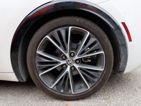 Used 2023 Toyota Prius Limited image 12