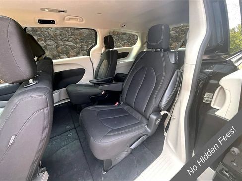 Used 2024 Chrysler Voyager LX FWD image 18