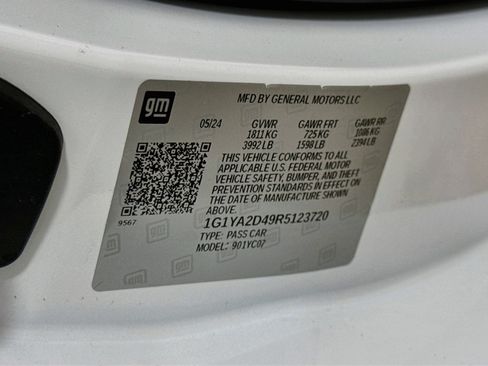 Used 2024 Chevrolet Corvette Stingray Coupe w/ 1LT RWD image 31