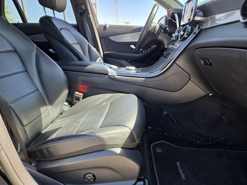 Used 2019 Mercedes-Benz GLC 300 image 12