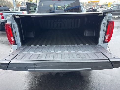 Used 2024 GMC Sierra 1500 AT4 w/ Technology Package image 30
