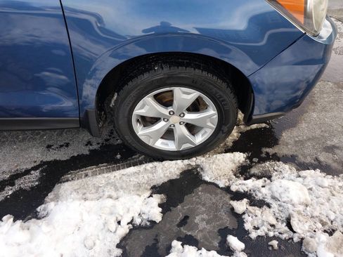 Used 2014 Subaru Forester 2.5i Premium image 2