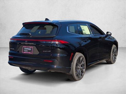 New 2025 Toyota Crown Signia image 2