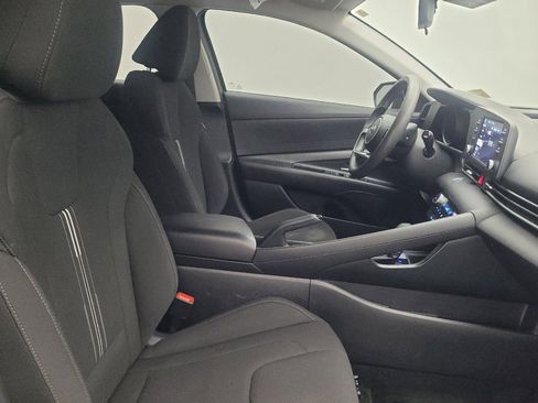 Used 2022 Hyundai Elantra SEL w/ Preferred Accessory Package FWD image 21