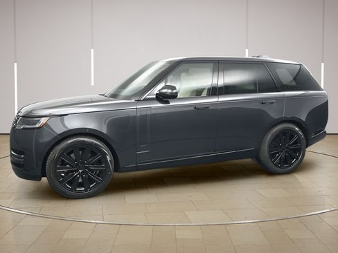Used 2026 Land Rover Range Rover SE AWD/4WD image 2