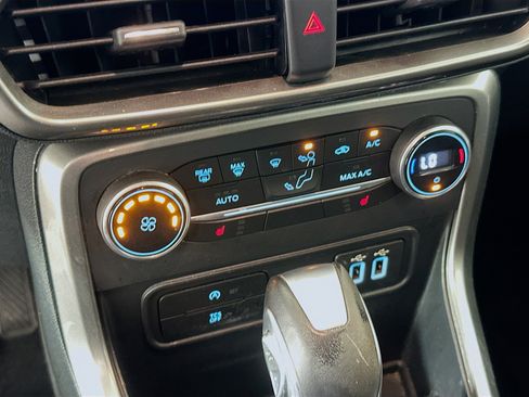 Used 2018 Ford EcoSport SE image 22