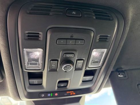 Used 2022 Cadillac Escalade Sport Platinum AWD/4WD image 17