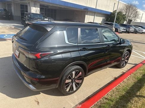 Used 2026 Mitsubishi Outlander SE image 4