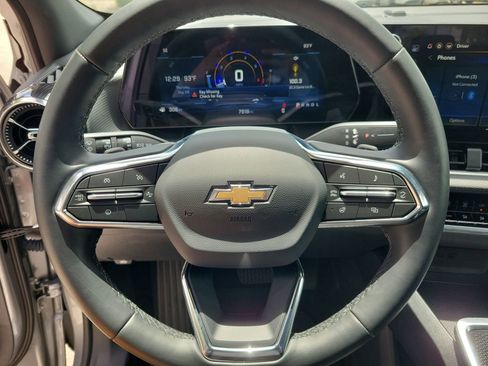 Used 2026 Chevrolet Equinox LT FWD image 17
