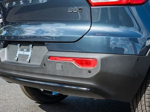 New 2026 Volvo XC40 B5 Ultra w/ Protection Package Premier image 8