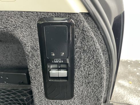 Used 2023 Land Rover Range Rover SE image 37