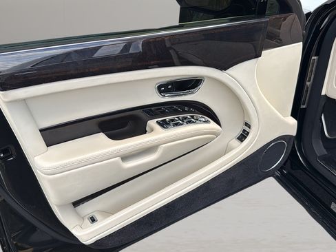 Used 2013 Bentley Mulsanne RWD image 19