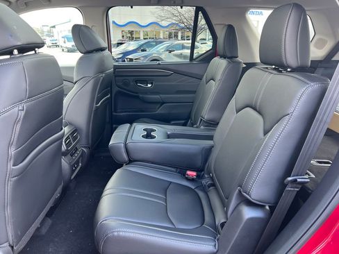 New 2026 Honda Pilot Touring image 5