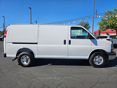 New 2025 Chevrolet Express 2500 w/ Driver Convenience Package image 7