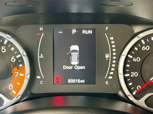 Used 2016 Jeep Renegade Latitude image 13