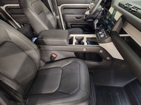 New 2026 Land Rover Defender 110 X-Dynamic SE AWD/4WD image 3