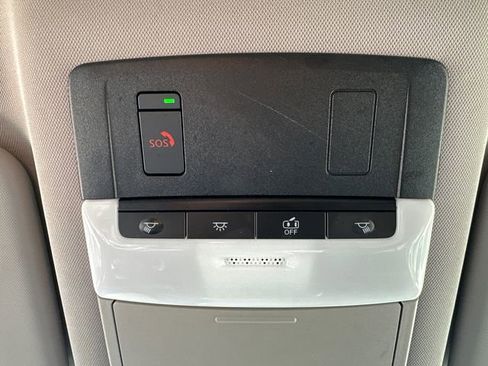 Used 2023 Nissan Rogue SV image 43