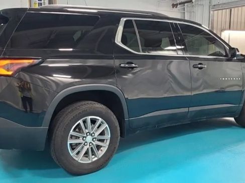 Used 2022 Chevrolet Traverse LT FWD image 3