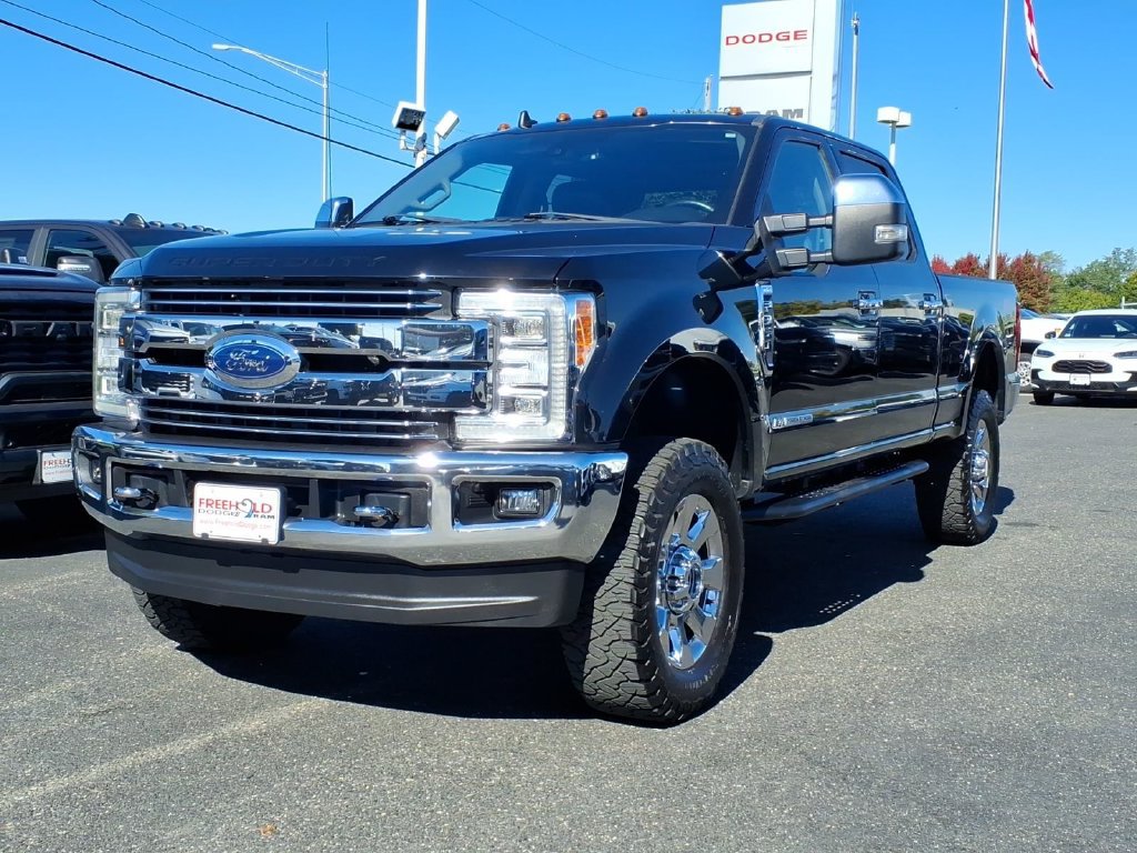 Used 2019 Ford F350 Lariat w/ Lariat Ultimate Package AWD/4WD image 3