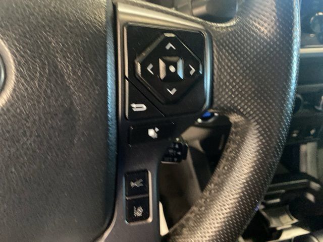 Used 2019 Toyota Tacoma TRD Off-Road w/ Technology Package AWD/4WD image 16