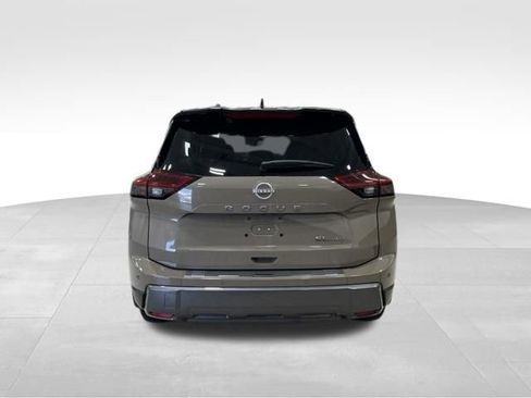 Used 2025 Nissan Rogue SL AWD/4WD image 28