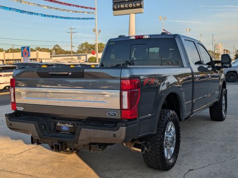 Used 2022 Ford F250 Platinum image 7