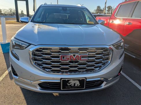 Used 2019 GMC Terrain Denali w/ Advanced Safety Package image 14