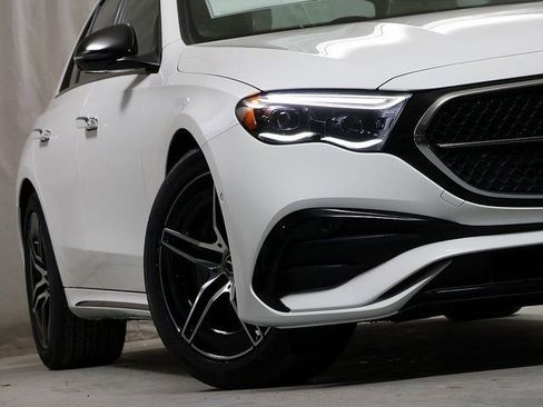 New 2026 Mercedes-Benz E 450 4MATIC Sedan image 4